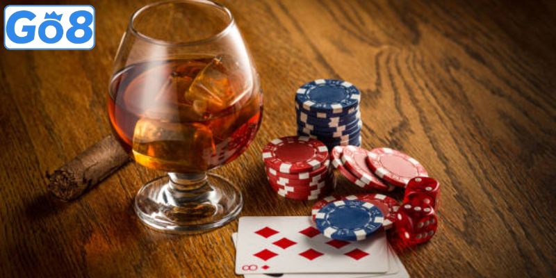 Tham gia giải trí đúng độ tuổi 18 trở lên